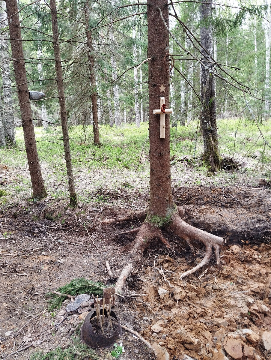 Здесь накануне Пасхи поднят солдат