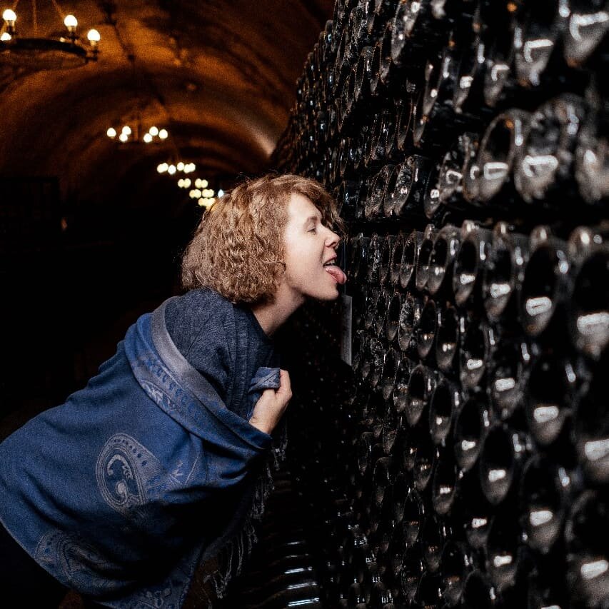 Надёжный винный гид сначала все пробует на себе! )