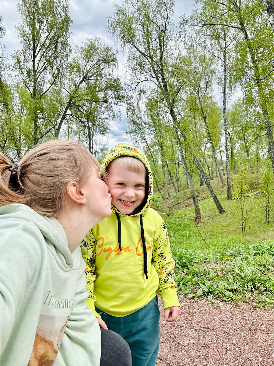 Фоток с сегодняшнего утра у меня, конечно, нет. Поэтому добавлю для иллюстрации кадры нашей поездки в Тарусу.