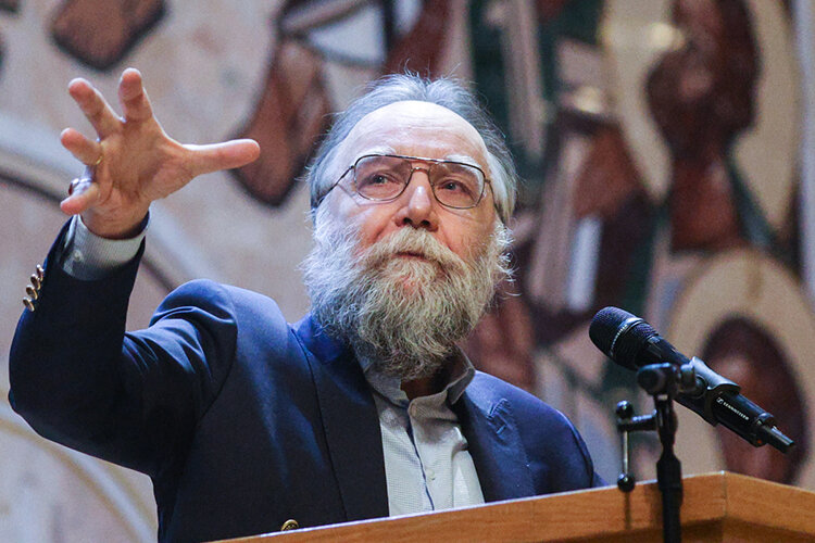    Александр Дугин: «В США между «прогрессивными» и «консервативными» идет настоящая война. При этом она неравная».   
Фото: Алексей Белкин