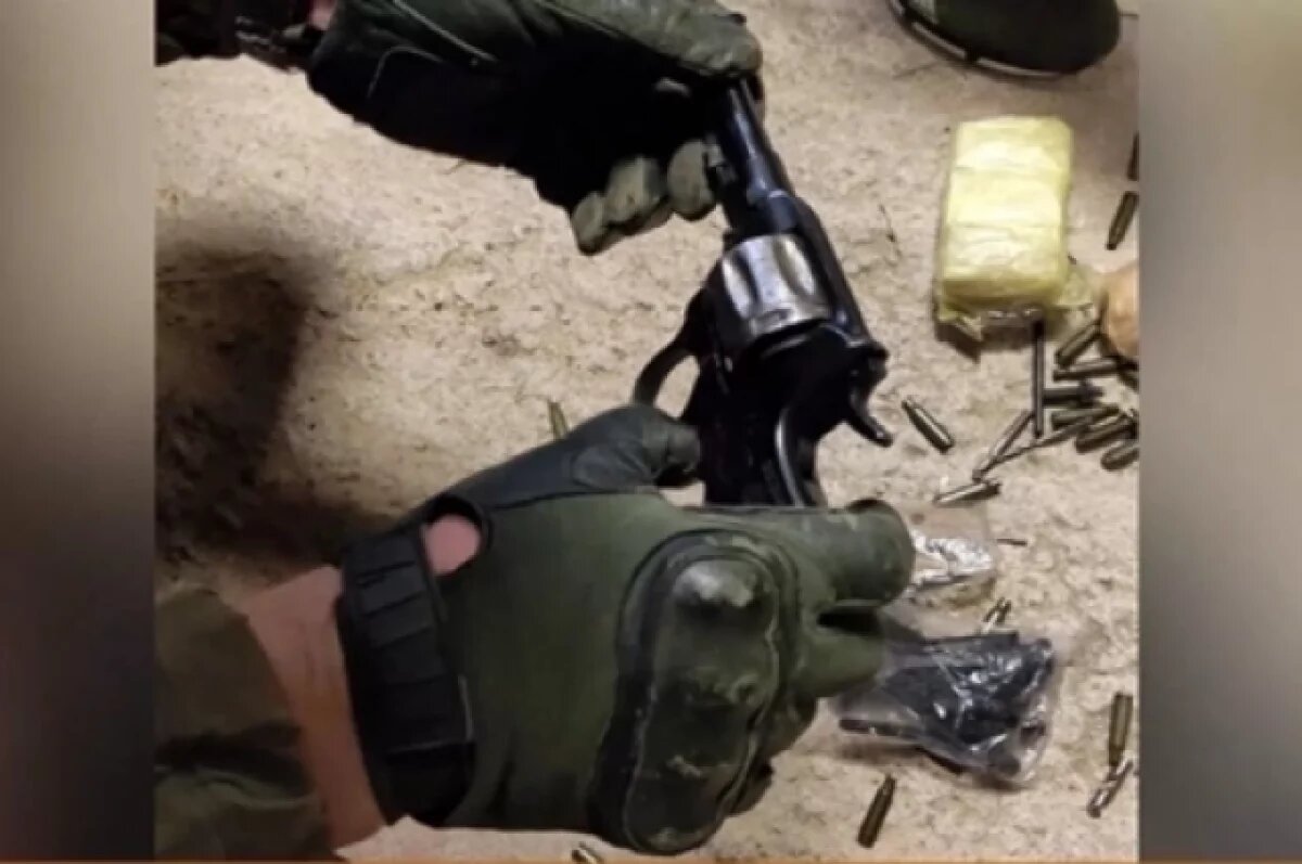    Оружейный схрон нашли в гараже и туалете жителя Волгоградской области