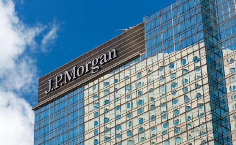  Банк JPMorgan сообщил минувшей средой, что его российские активы под угрозой ареста. РФ намерена ответить на американские санкции в русле акций Запада.