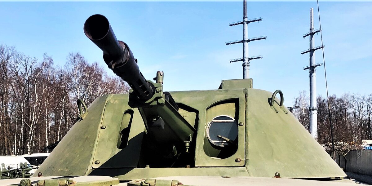 Штатная башня БТР-70 ( применялась также на БТР-60ПБ и БРДМ-2).  Угол возвышения пулеметной установки + 30 градусов ; толщина брони колпака -6мм/40град.