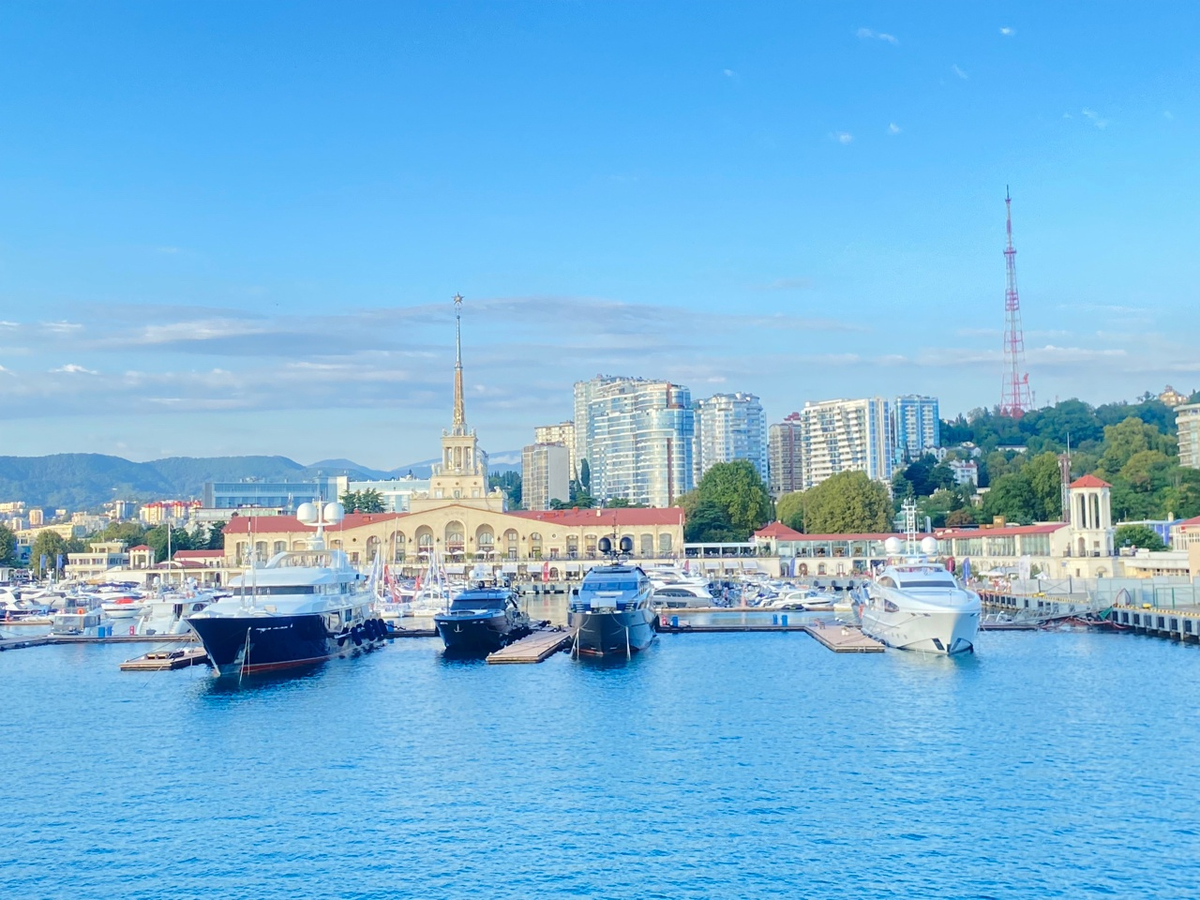 Морской порт Сочи