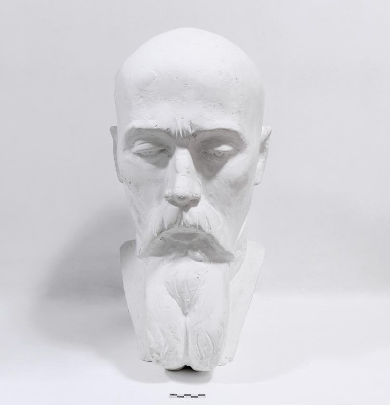 Пасечник Татьяна Анатольевна Круглая скульптура. Проект памятника Н.К. Рериху в Тибете (бюст). 2007 