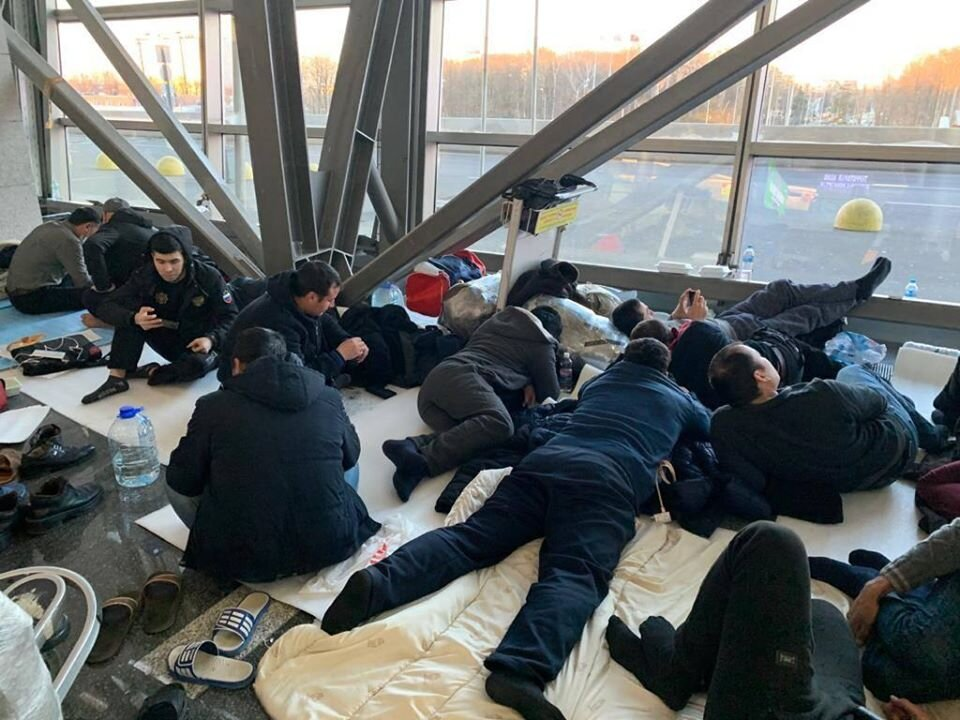 Аэропорт Душанбе буквально трещит по швам.-4
