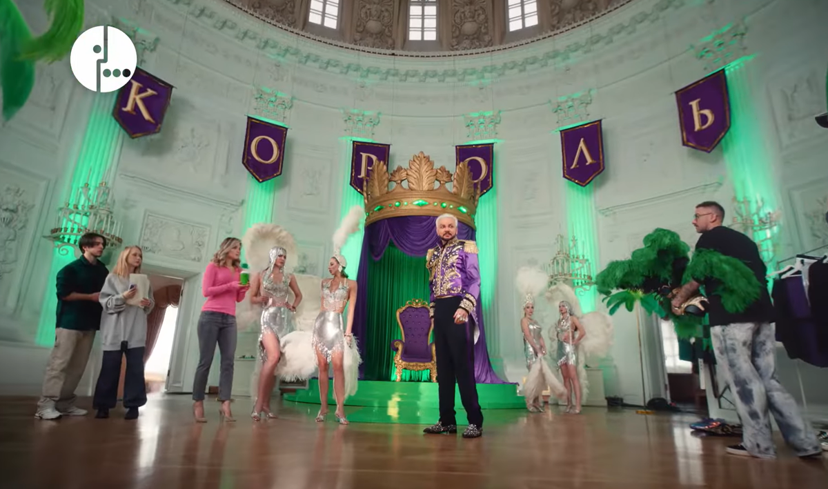 "Король умер. Да здравствует король"? Горбатого, как и зазвездившегося звездуна, по-моему, только одним способом можно вылечить.