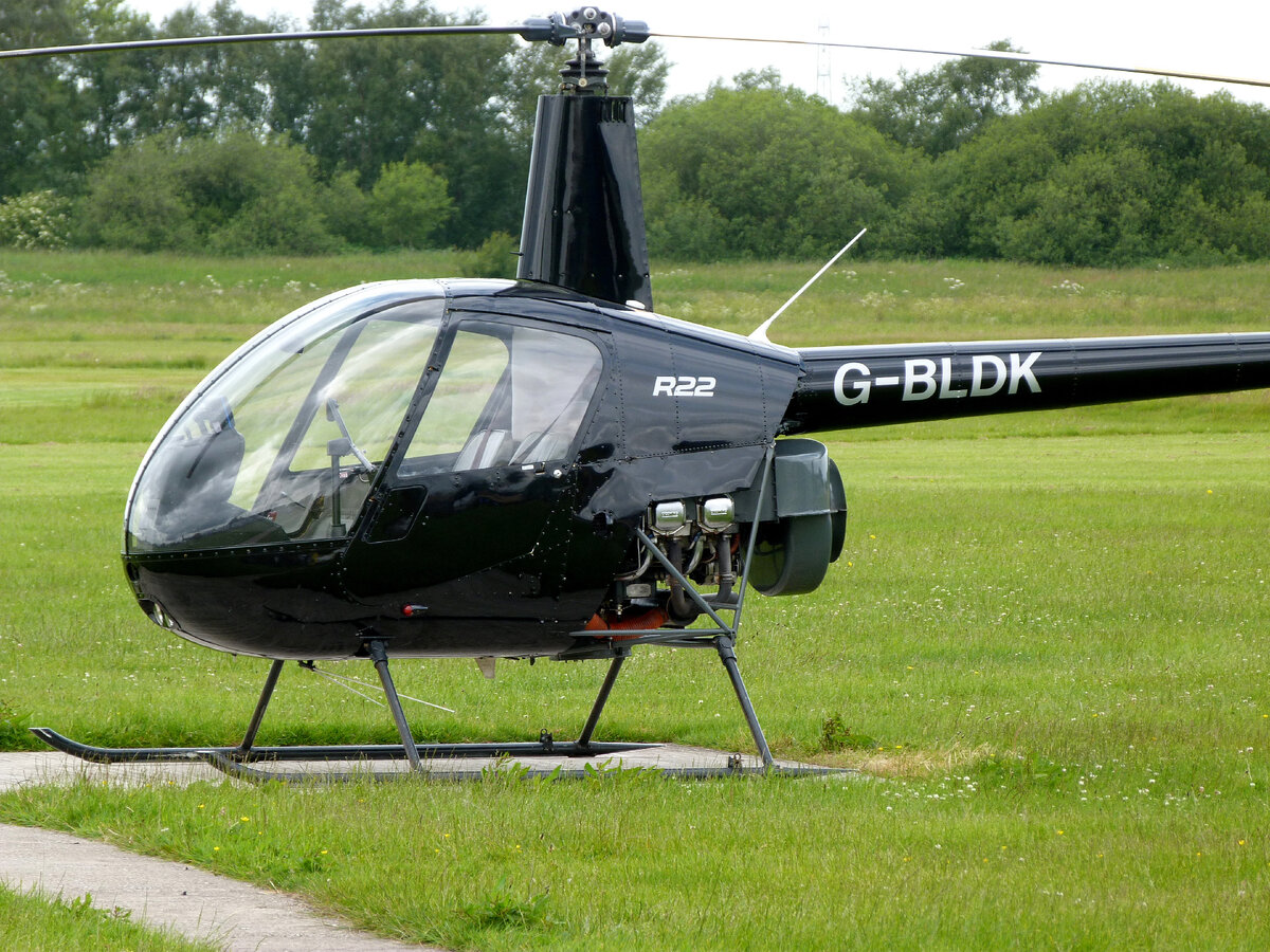 Robinson R22. Фотография из Яндекса.