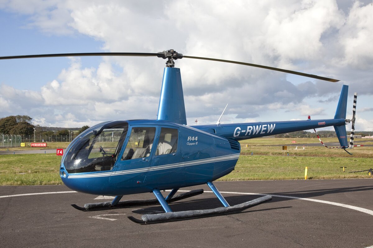 Robinson R44. Фотография из Яндекса.