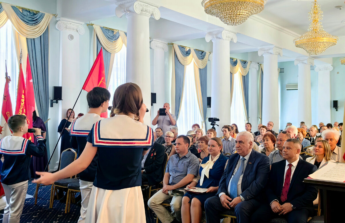 В Севастополе состоялось торжественное собрание-концерт, посвященное Дню  Победы | Севастополь КПРФ | Дзен