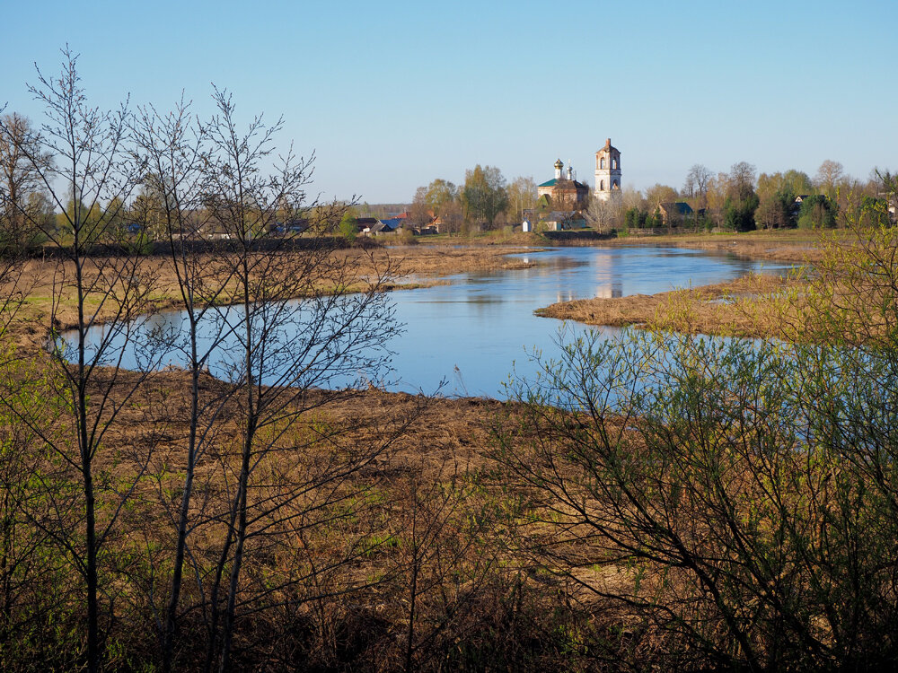 Весенний вид на село Вознесенье.