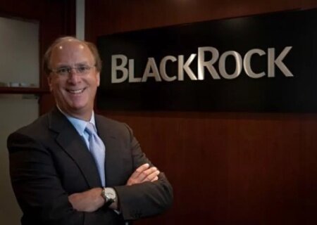    «Последний украинец» на фоне «лунного пейзажа». Что означает вывод с Украины западных денег?