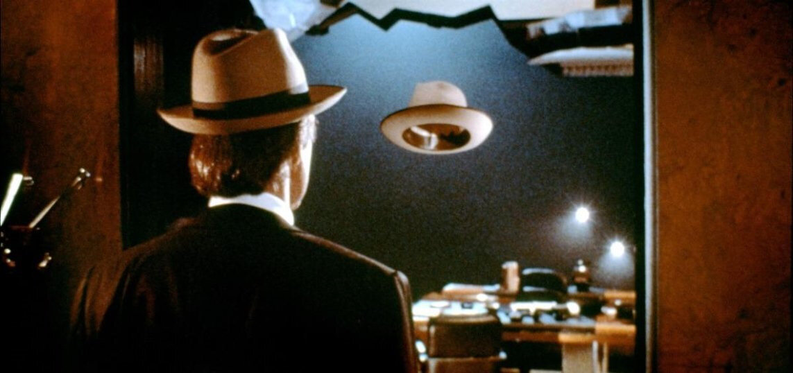 Кадр из фильма "Исповедь невидимки" (1992)