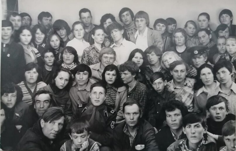 На снимке: проводы односельчан в Армию