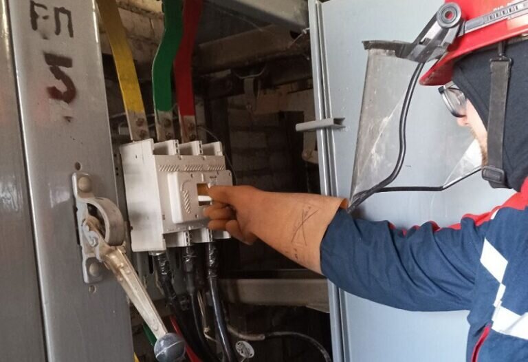    Оренбургские энергетики возобновили электроснабжение в 1 446 частных домах Марина Шарт