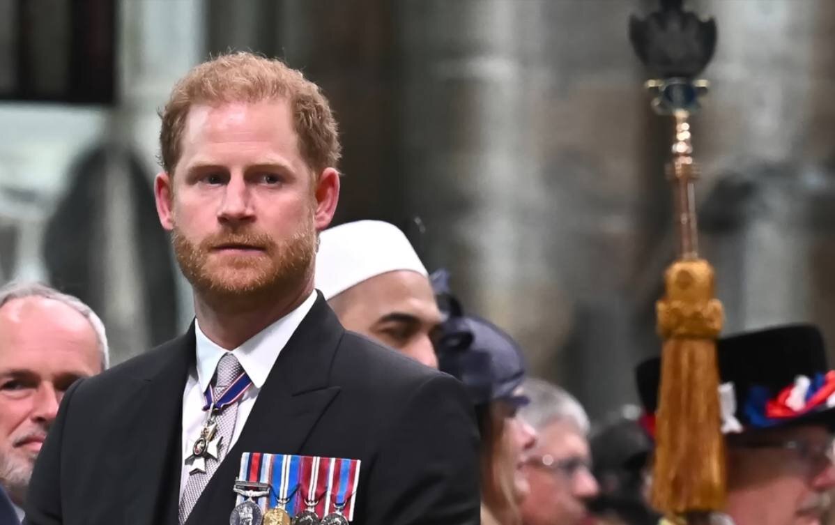 Скриншот из видео YouTube-канала blushsupreme 