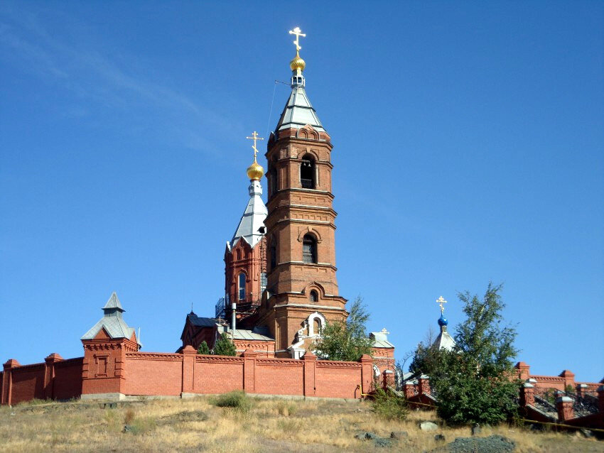 https://proehal.ru/media/sights/orsk/hramovyj-kompleks-na-preobrazhenskoj-gore_01.jpeg