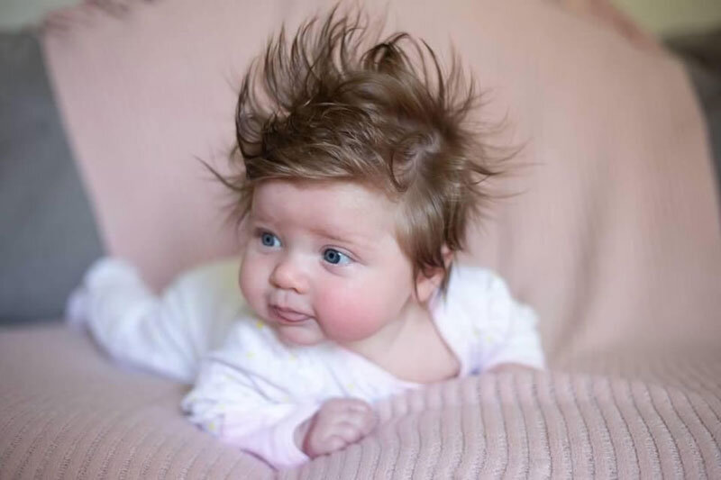Все мы привыкли, что дети рождаются почти лысыми или с минимальным количеством волос.-2