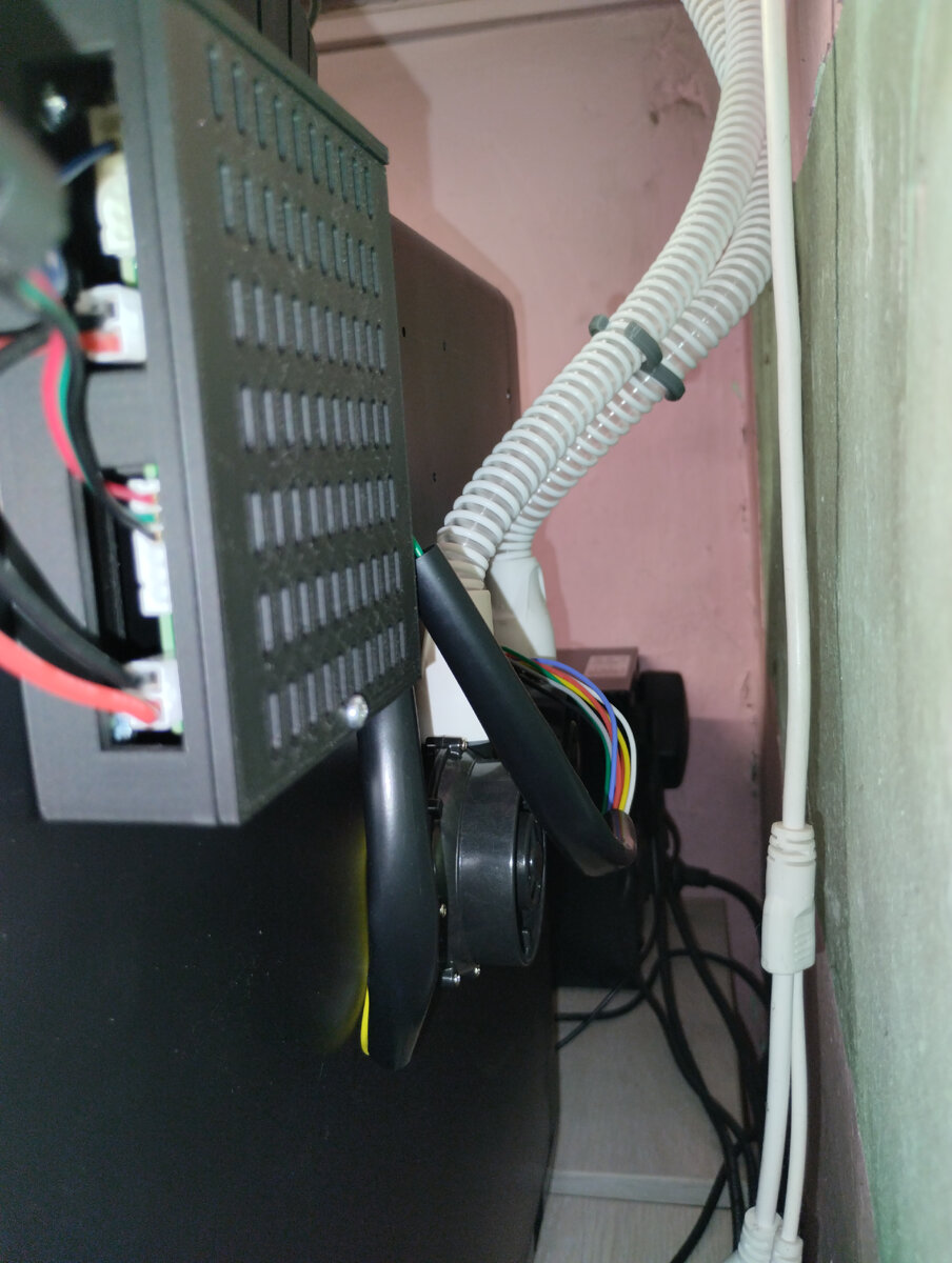 Вид машины сзади