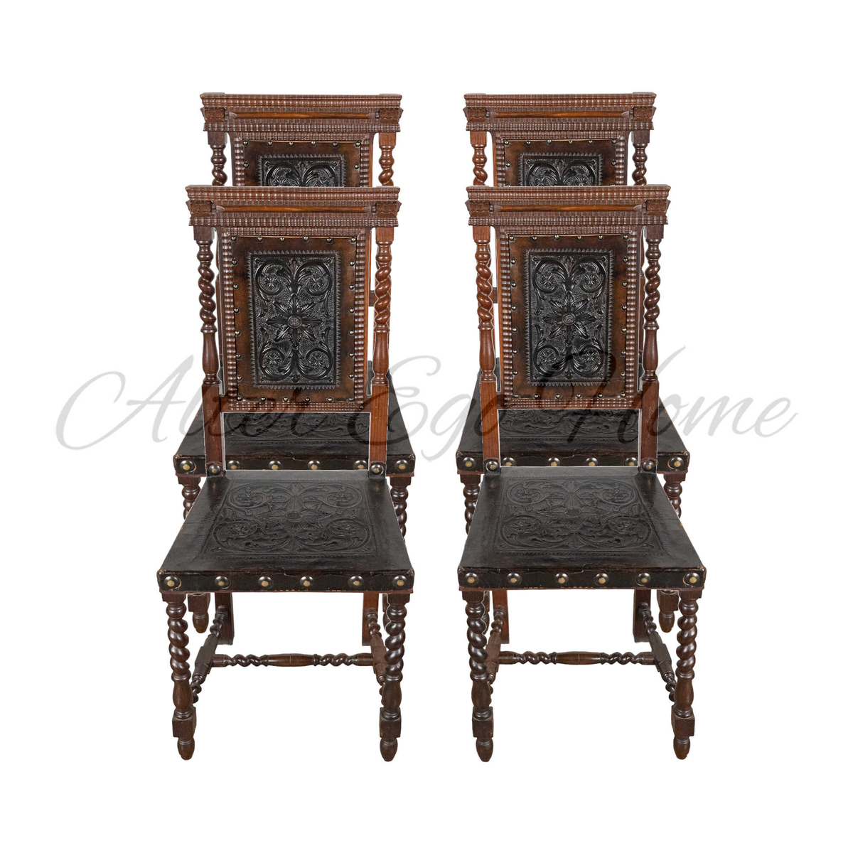 Комплект из четырех стульев с кожаной обивкой 1850-х гг. из антикварной коллекции Alter Ego Home
