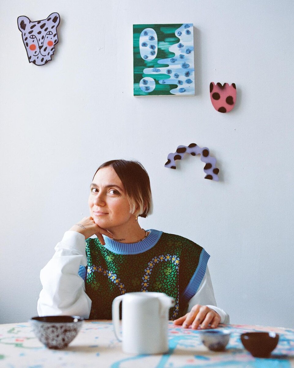    «Искусство нужно смотреть вживую»: художница Маша Сомик — об абстракции и татуировках (фото 1)