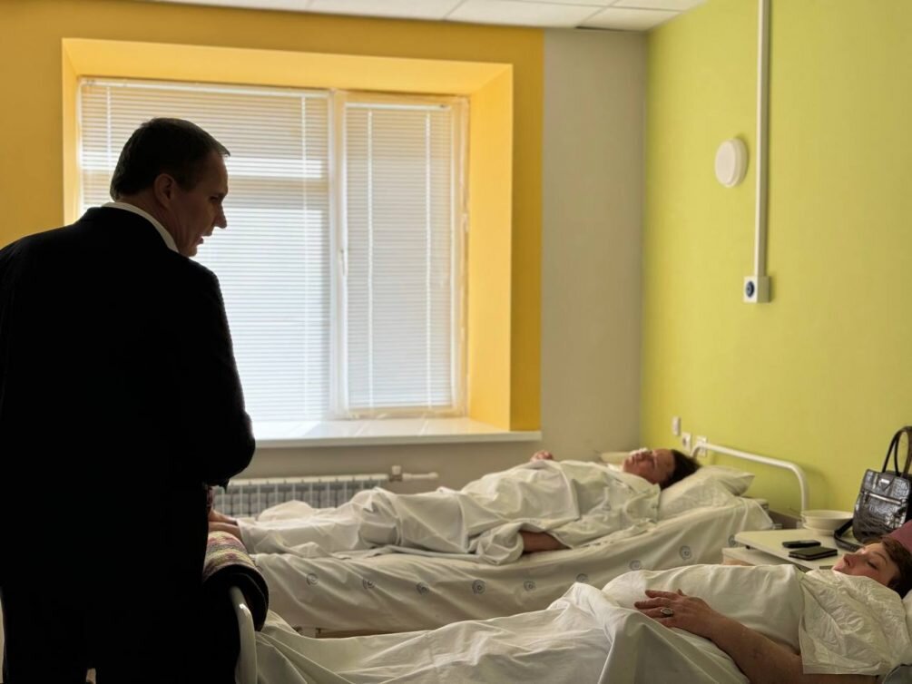    Раненые в ударе ВСУ по автобусу.