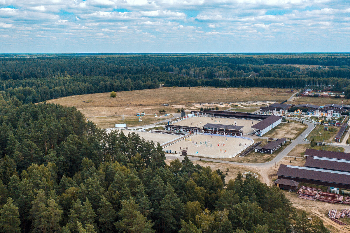Horseka Resort расположился в самом сердце Подмосковья, селе Ивановское. 