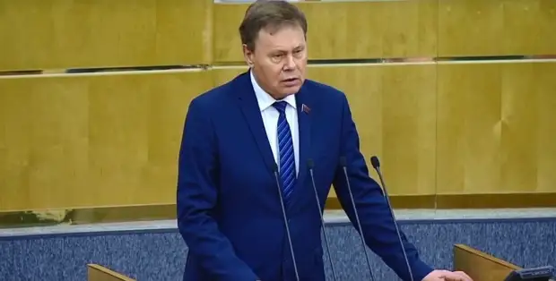 Депутат Госдумы Николай Арефьев бьет тревогу: в сфере ЖКХ царит беспредел, а хищения исчисляются миллиардами.