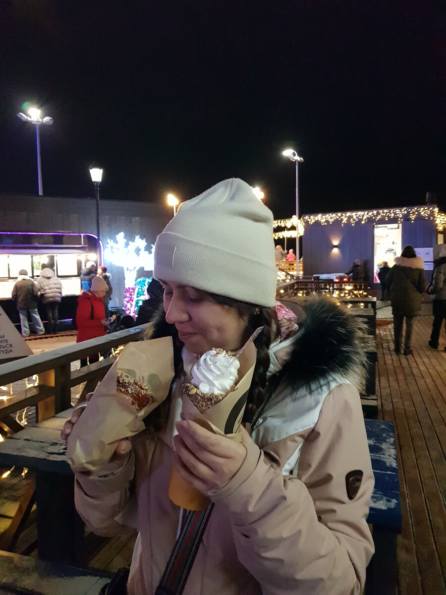 А это я немножечко наедаю бока😂