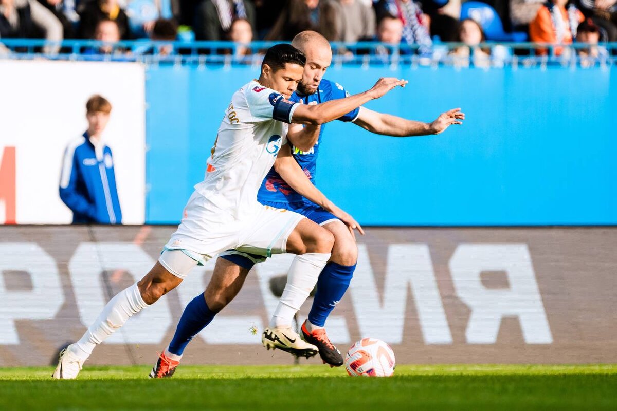    «Зенит» остается в желтой майке лидера, но…Алексей Андрианов