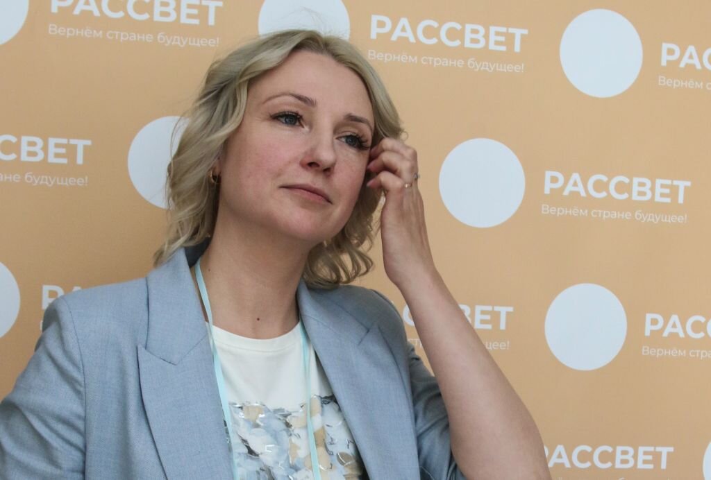 Несостоявшийся кандидат в президенты России Екатерина Дунцова провела учредительный съезд партии с предполагаемым названием «Рассвет» – и была единогласно избрана ее председателем.