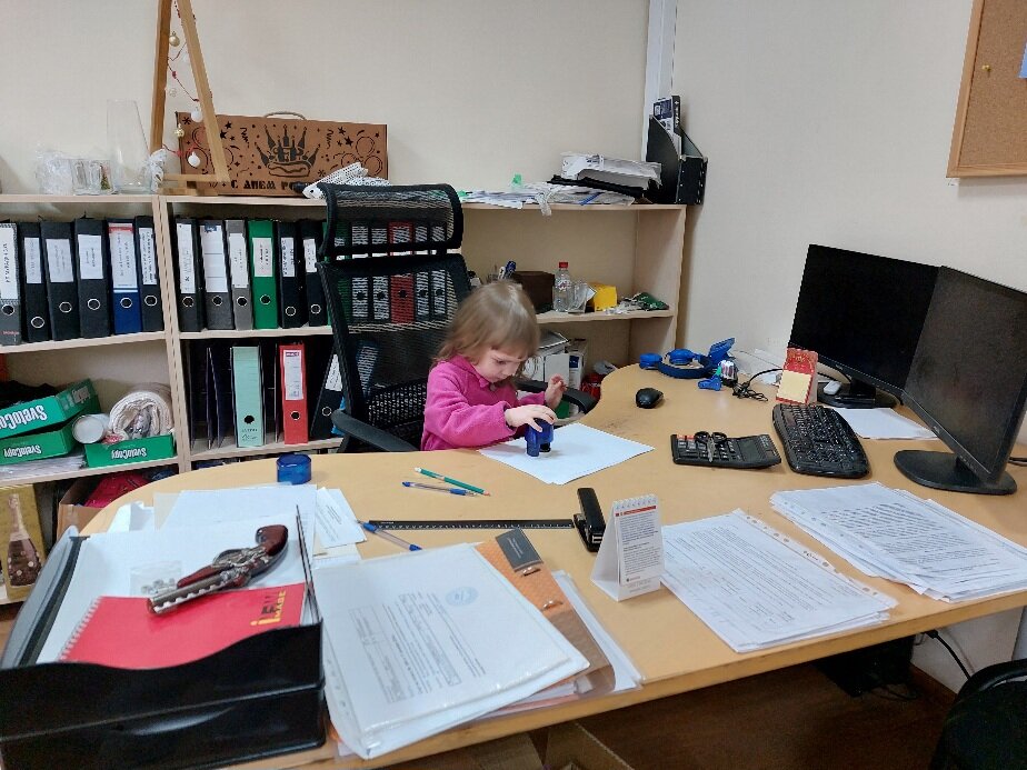 Сашка пока Рамиля нет директорствует