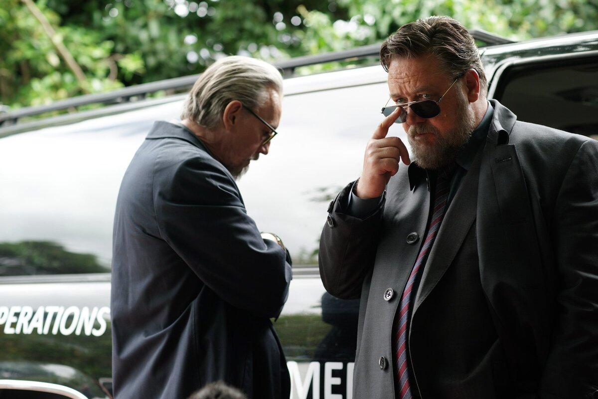 кадр из фильма "Спящие псы" (Sleeping Dogs) / источник imdb.com  