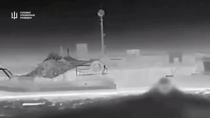 Атаковать планировали базу. Но дотянулись лишь до катера. 