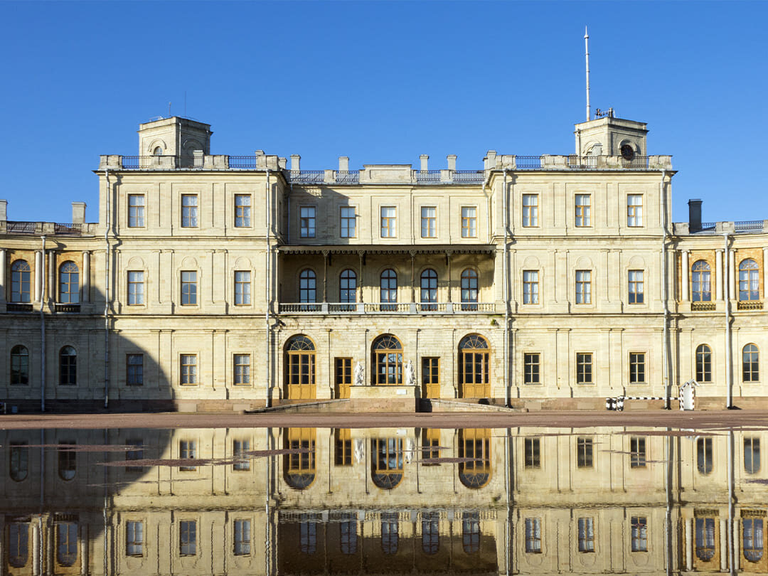 (Большой Гатчинский дворец в Санкт-Петербурге) 
