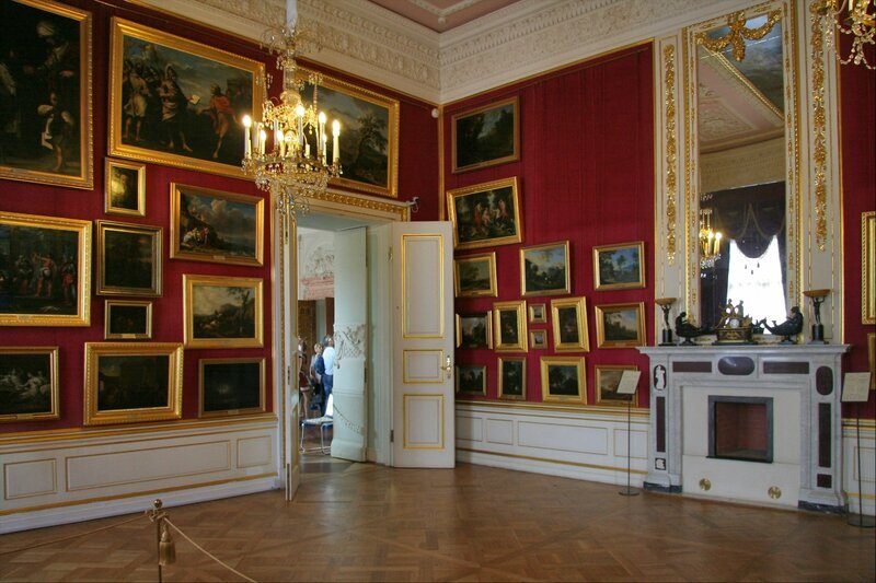 (Интерьер Большого Гатчинского двореца в Санкт-Петербурге) 