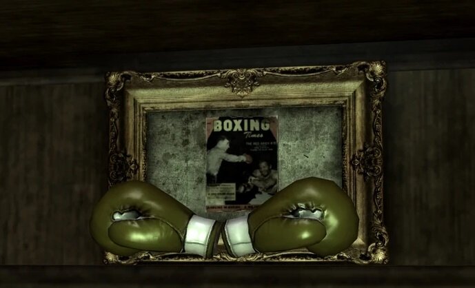 Золотую версию боксёрских перчаток можно найти в Лаки 38, на первом этаже в VIP-ложе.