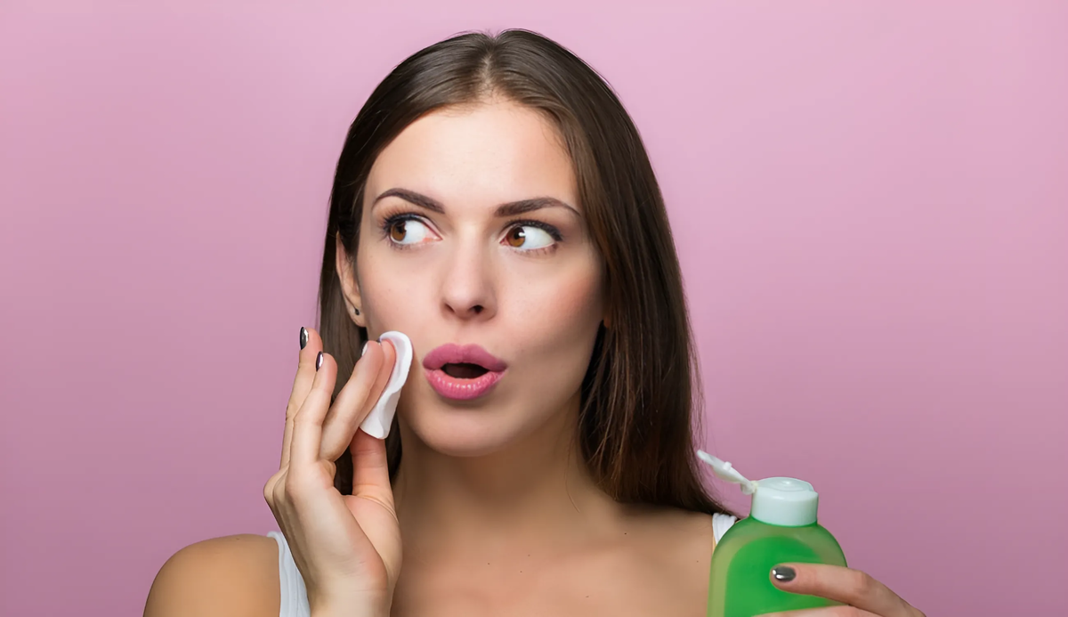 Мицеллярная вода или очищающее масло: выбираем идеальное средство для вашей кожи