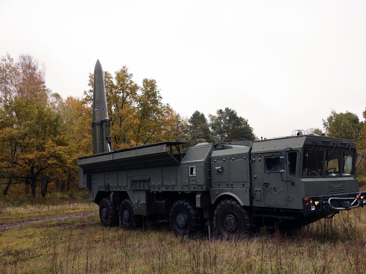    Боевые расчеты армейского корпуса Балтийского флота в ходе учений электронных пусков оперативно-тактических ракетных комплексов "Искандер-М"© РИА Новости / Виталий Невар