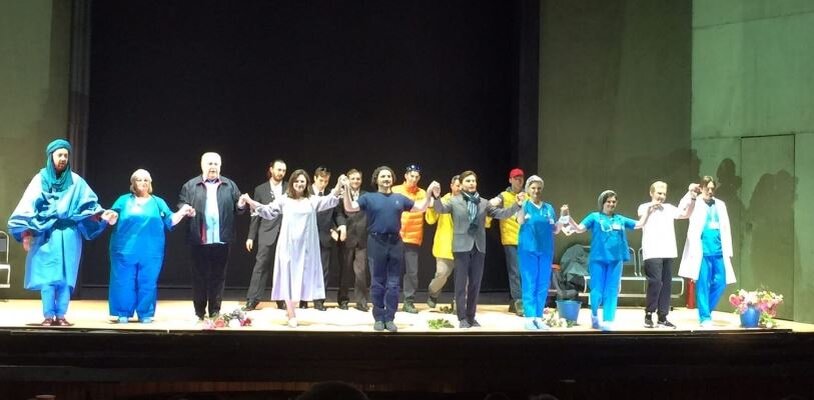 Ришат Решитов, Маргарита Некрасова, Виталий Ефанов, Екатерина Мирзоянц, Георгий Васильев, Илья Кутюхин, Вероника Ершова, Валерия Бушуева, Антон Бочкарев и Сергей Артамонов после спектакля 25 апреля 2024 года. Фото из моего архива