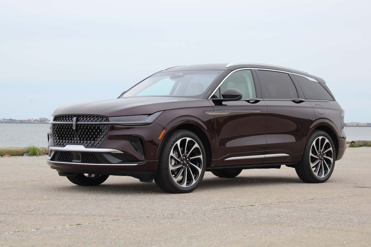 Lincoln Nautilus Black Label Hybrid 2024 