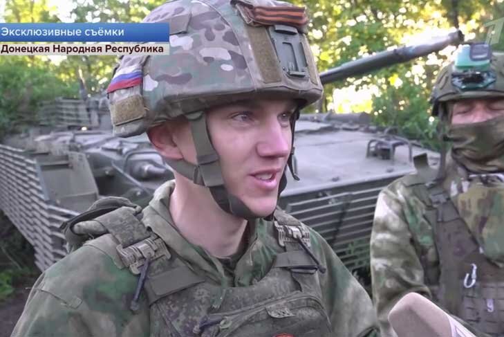    28-летний Егор представлен к званию Героя России. Кадр из программы «Время» на Первом канале.