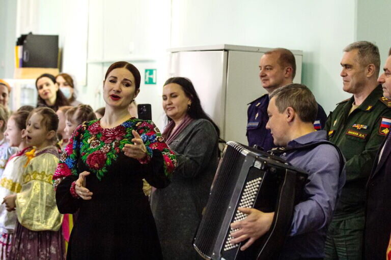    Солистка областной филармонии Анастасия Меденюк выступила в военном госпитале Оренбурга Кристина Просвиркина