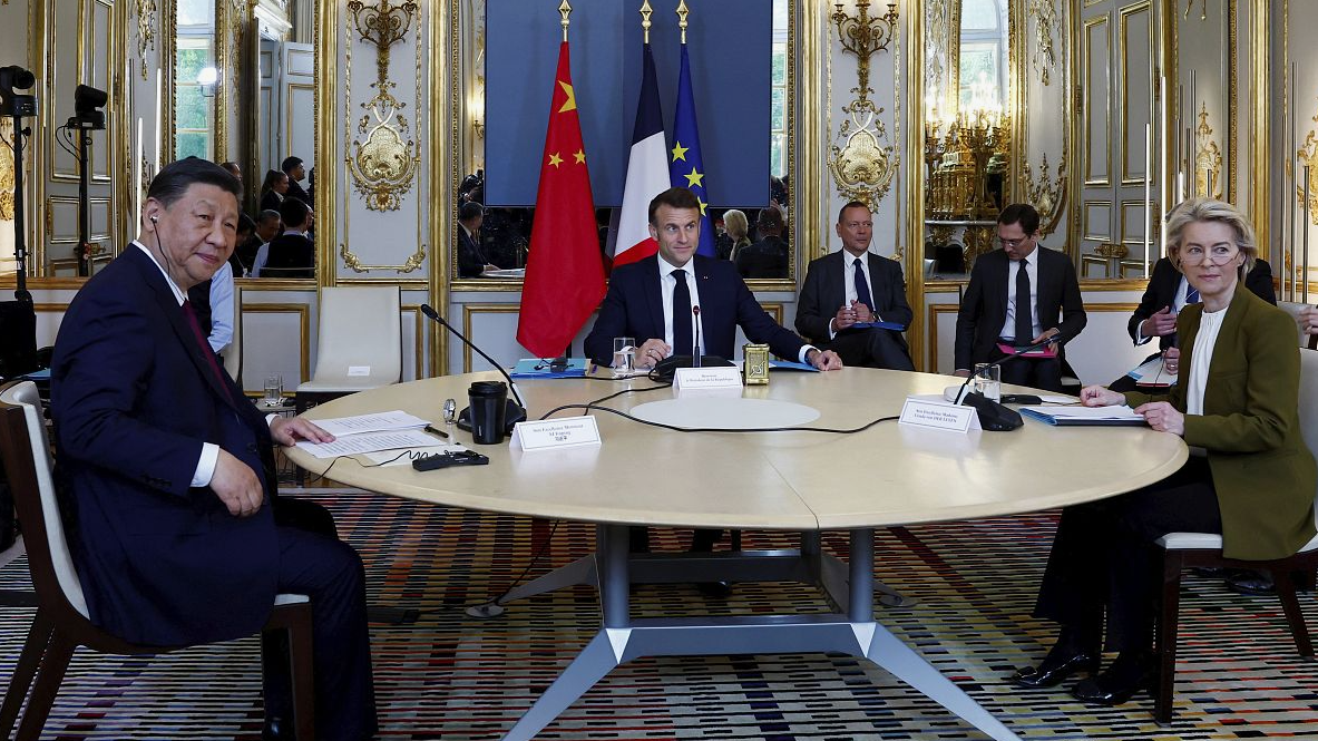 Продолжается европейское турне председателя Си Цзиньпина. Старый свет лидер Китая не посещал с 2019 года. Чего он хочет добиться от европейцев и какие цели преследуют лидеры ЕС?