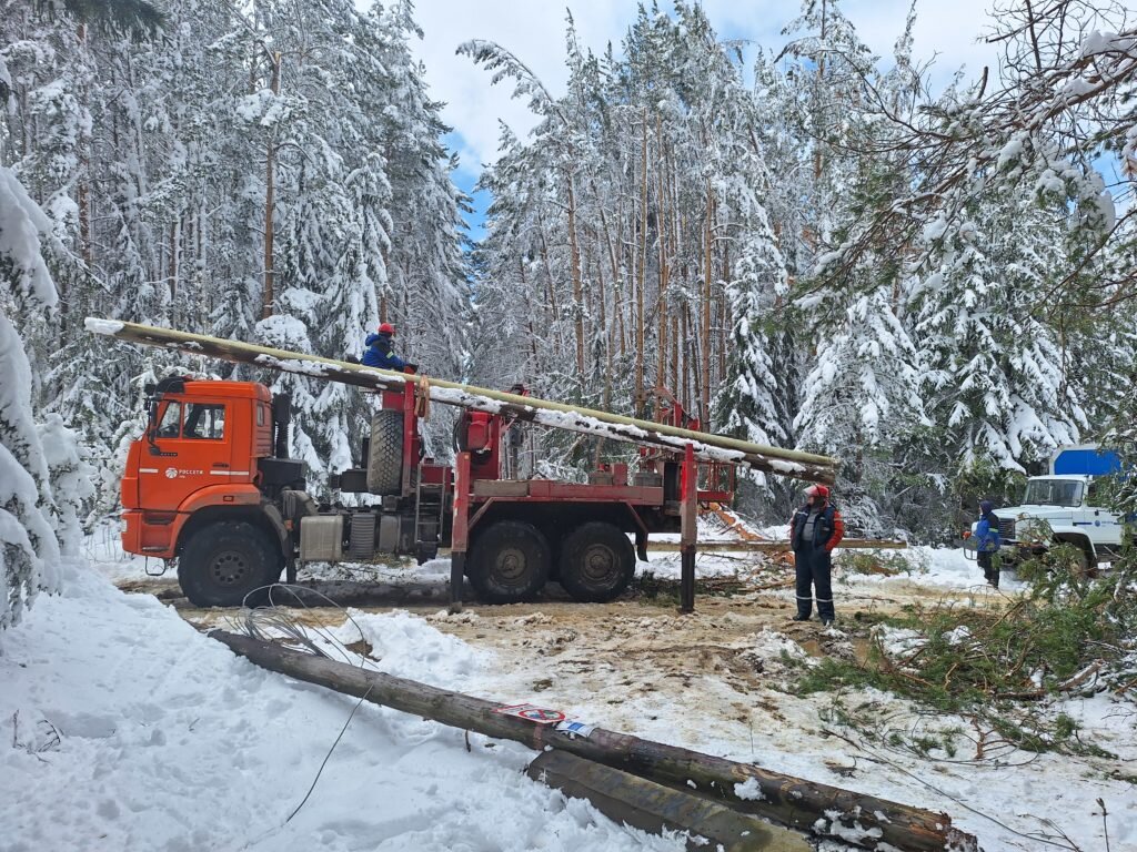 Россети Урал» оценили ущерб электросетевому комплексу после снегопадов |  Правда УрФО | Дзен