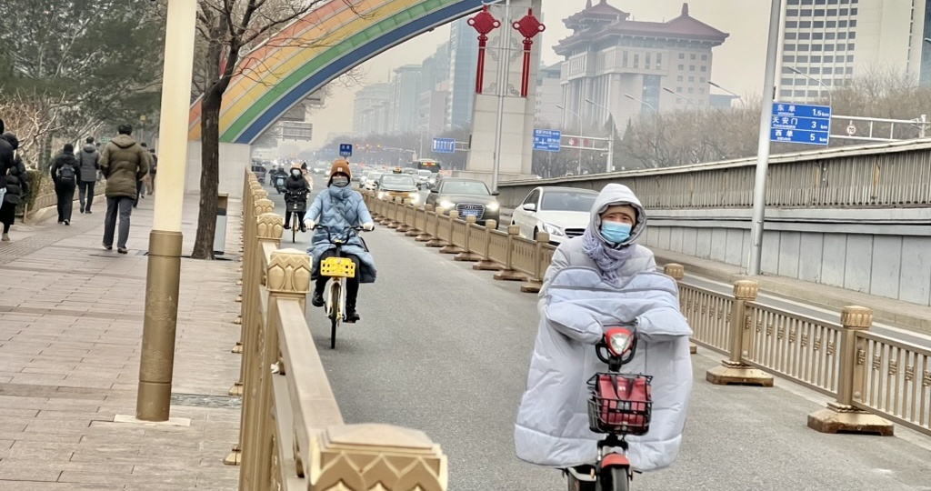 Как китайцы выживают зимой, когда дома и на улице холодно: сама бы точно не додумалась, поэтому взяла на заметку