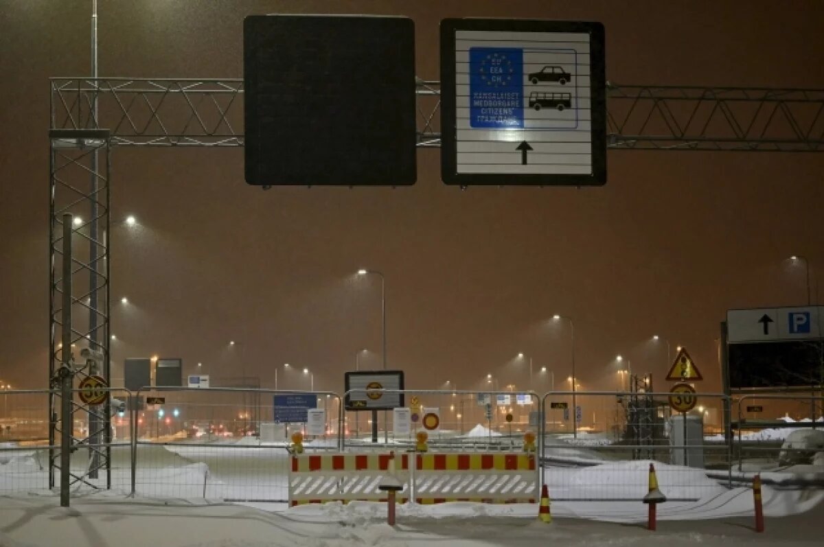    Министр обороны Финляндии не исключил открытия КПП на границе с Россией