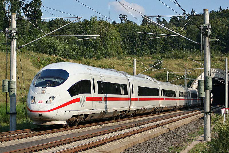 Немецкий ICE 3 EMU (Deutsche Bahn) Картинка из свободных источников 