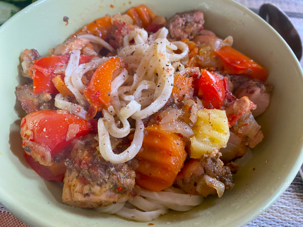 Красивых фоточек не будет, все по-домашнему, главное, было общение, сфотографировать вкусное блюдо муж подсказал