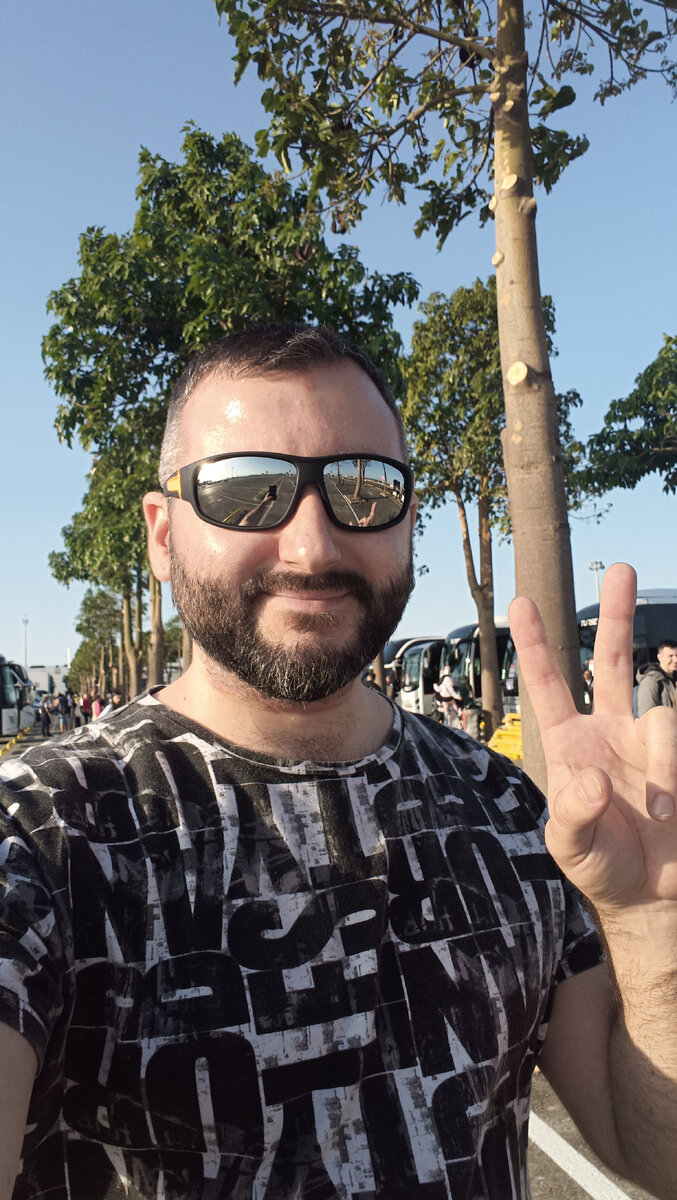 Тепло уже в аэропорту (+19 утром)